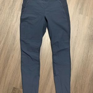Athleta Headlands Trek size 8 Navy